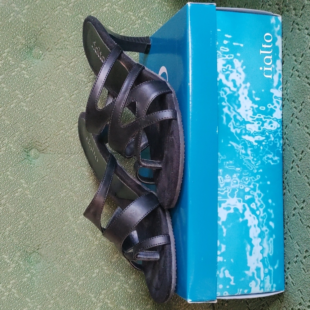 Rialto black toe sandle